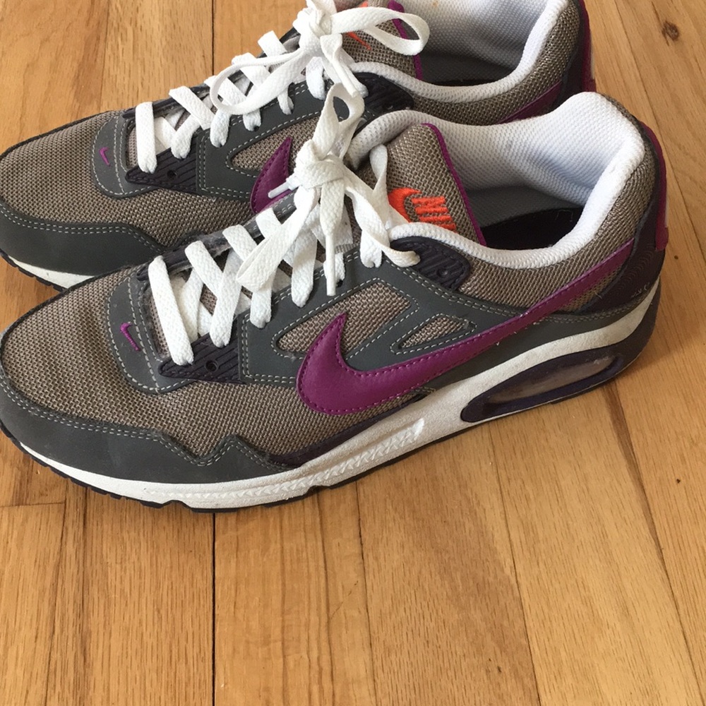 Nike Air women’s sneakers size 9